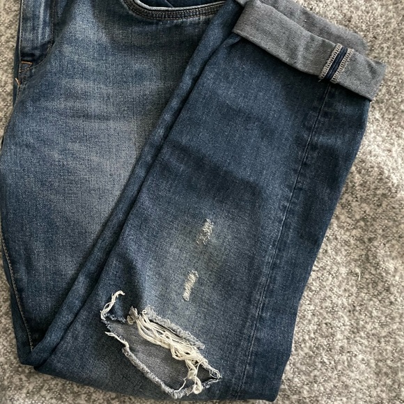 Zara Relaxed Fit Boyfriend Ripped Jeans - size 10 ( euro 40) - Picture 4 of 8